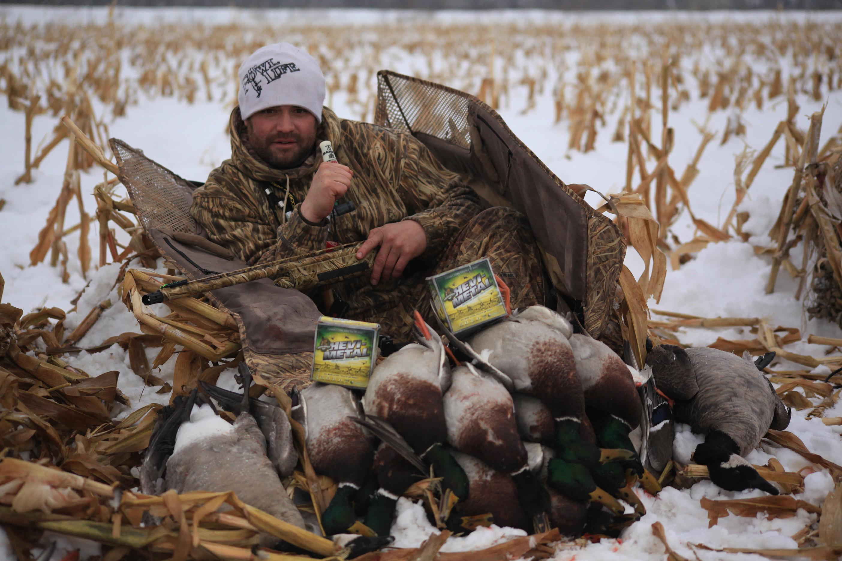 Unbelievable! Kansas Bans Beloved Hunting Show Host For Life - 4wyo21e