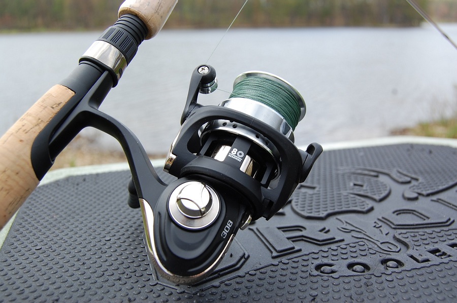 Mitchell 300-C Spinning Fishing Reel 8 Bearings Anti-Reverse Black