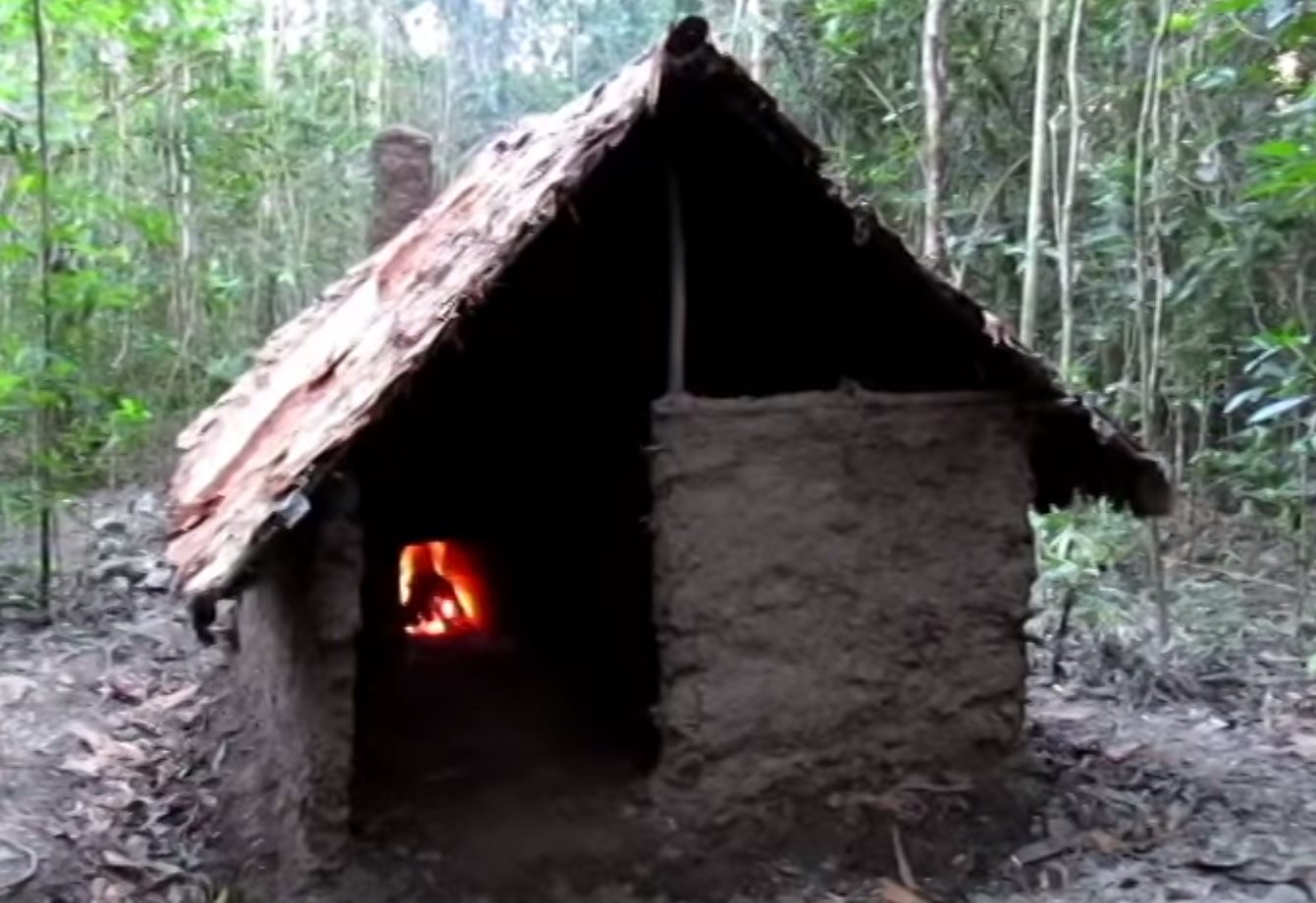 Video: How to Build a Long-term Survival Shelter with No Tools | OutdoorHub