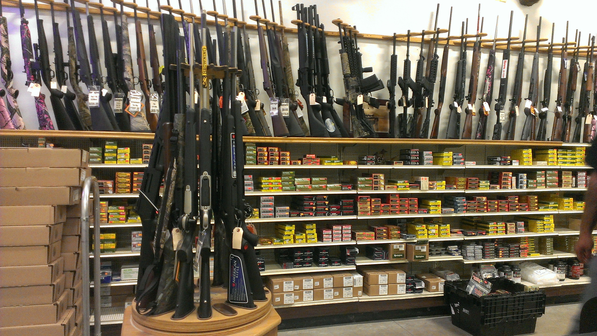 Охотничий оружейный магазин США