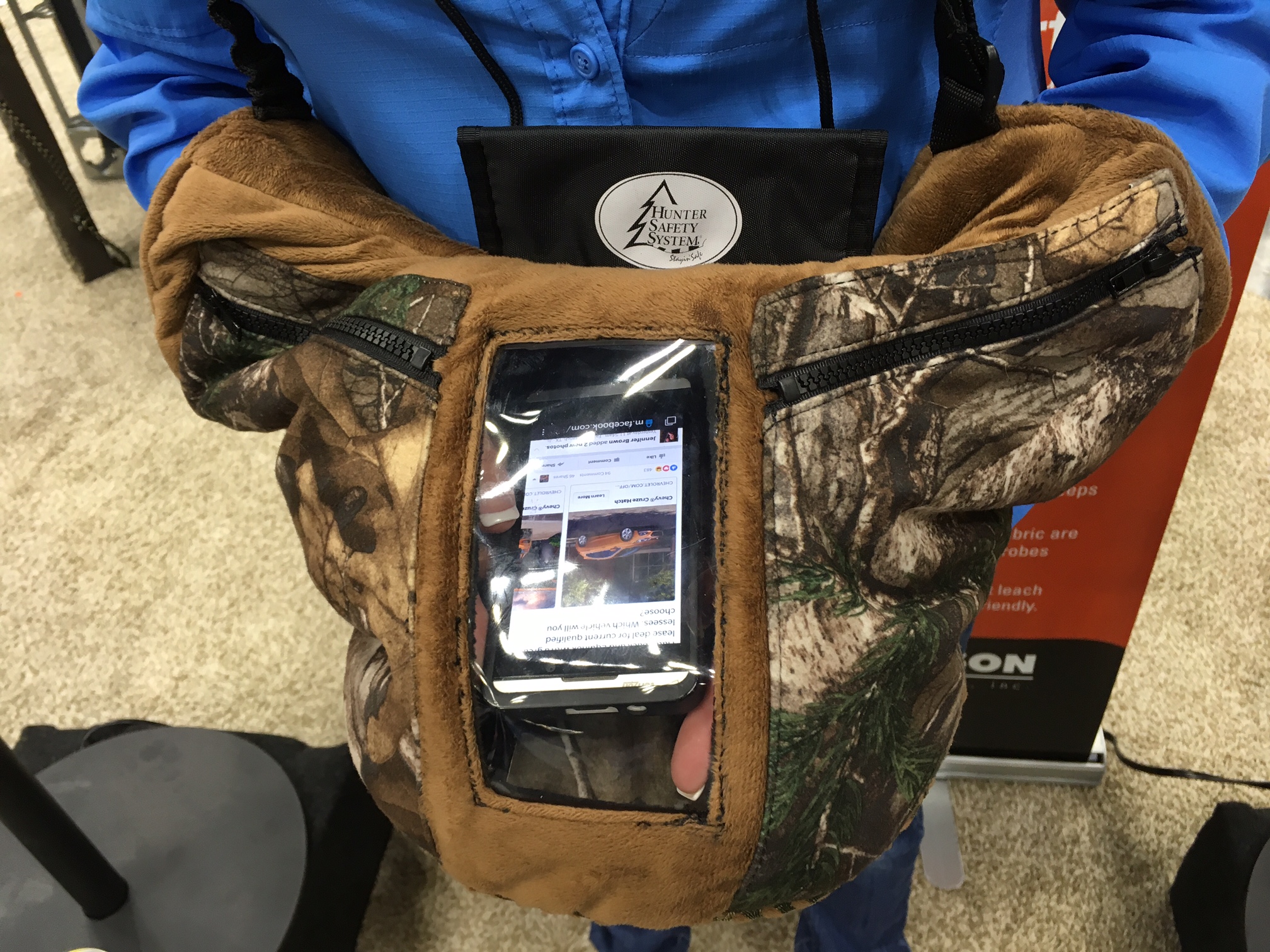 ATA 2017 Cool New SmartphoneFriendly Muff from Hunter Safety System