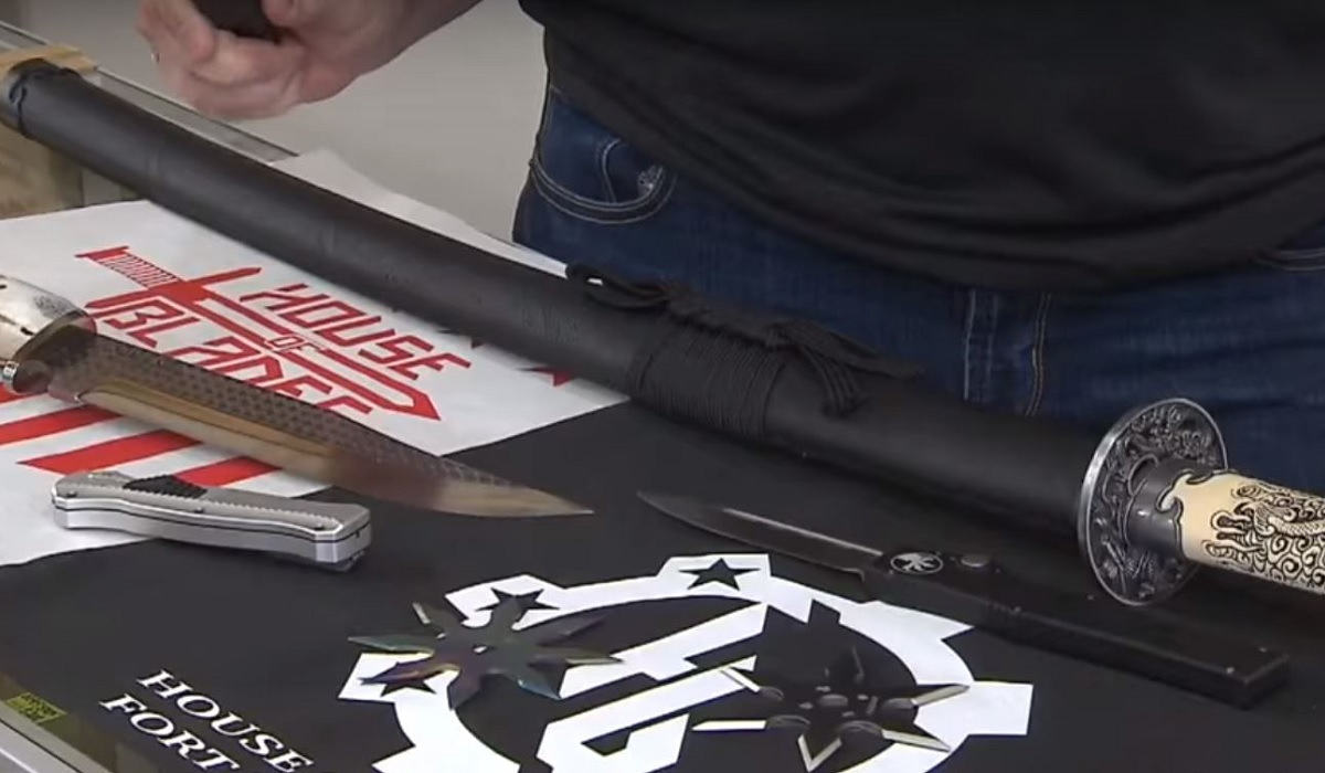 Video: New Texas Law Allows For Open Carry Of Swords And Machetes ...