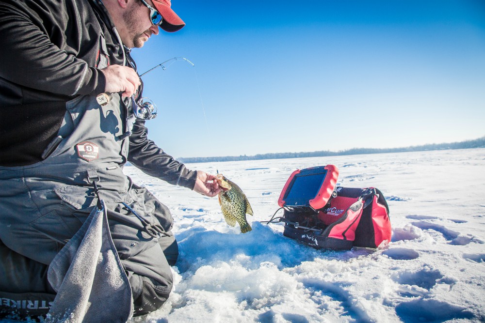 5 Tips for Buying the Best Ice Fishing Gloves | OutdoorHub