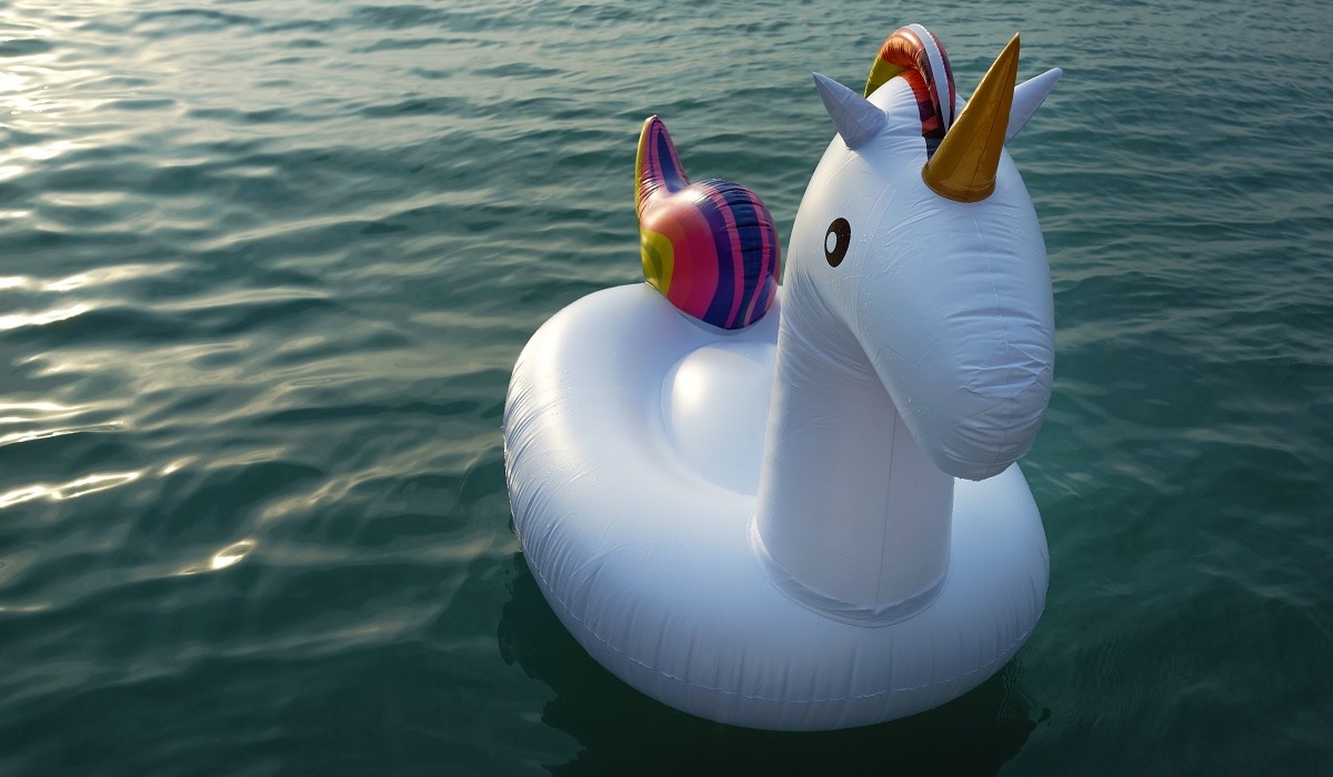 Video Women Stranded on Inflatable Rainbow Unicorn Rescued from
