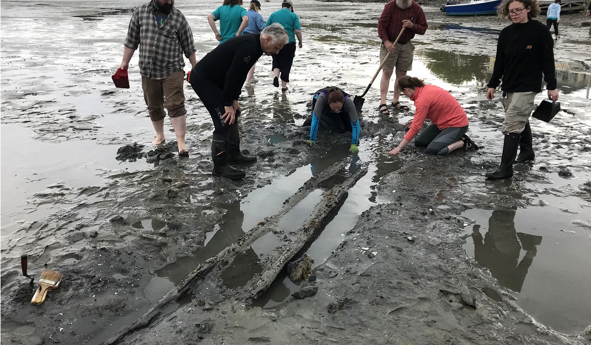 Archaeologists Find 700-Year-Old Dugout Canoe Buried in 