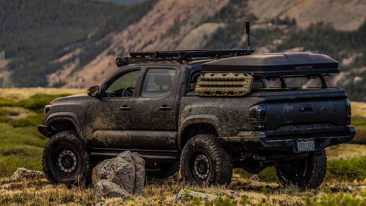 Thriving Off-Grid: The Top 5 Essential Overlander Recovery Tools