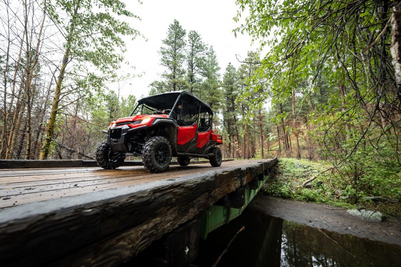 Honda Pioneer 1000-6 OutdoorHub