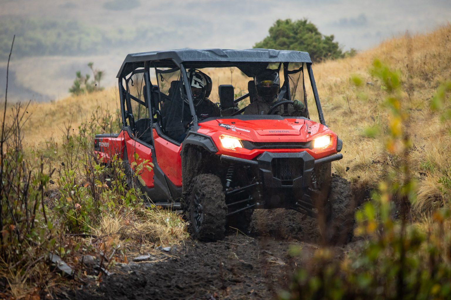 OutdoorHub First Look The New SixSeater Honda Pioneer 10006 Deluxe