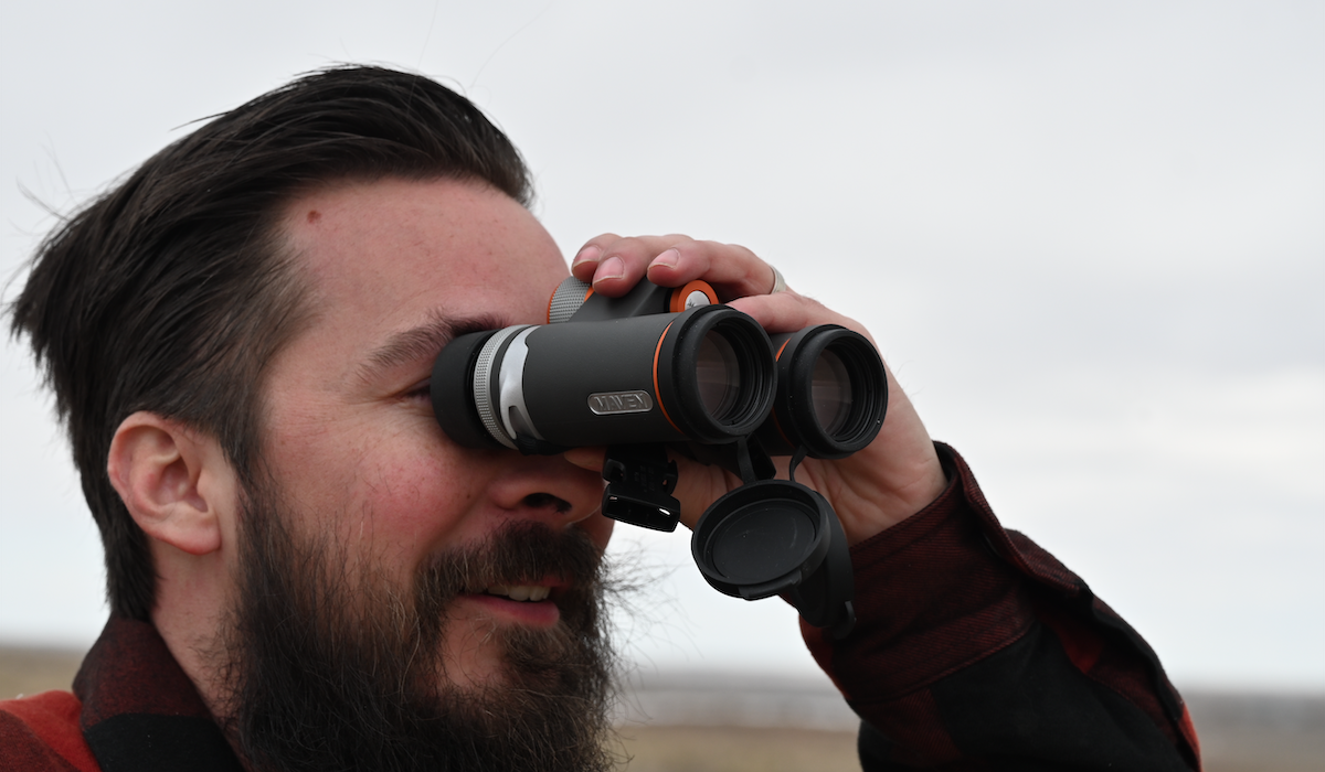 OutdoorHub Review: Maven Compact 8x B.3 Binoculars