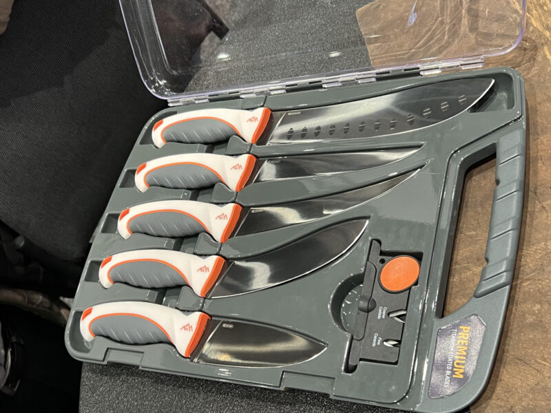 SHOT 2024 Outdoor Edge S New Razor VX EDC Knives And Ergomax   New Outdoor Edge Ergomax Professional Grade Processing Knife Set 1 1 800x600 